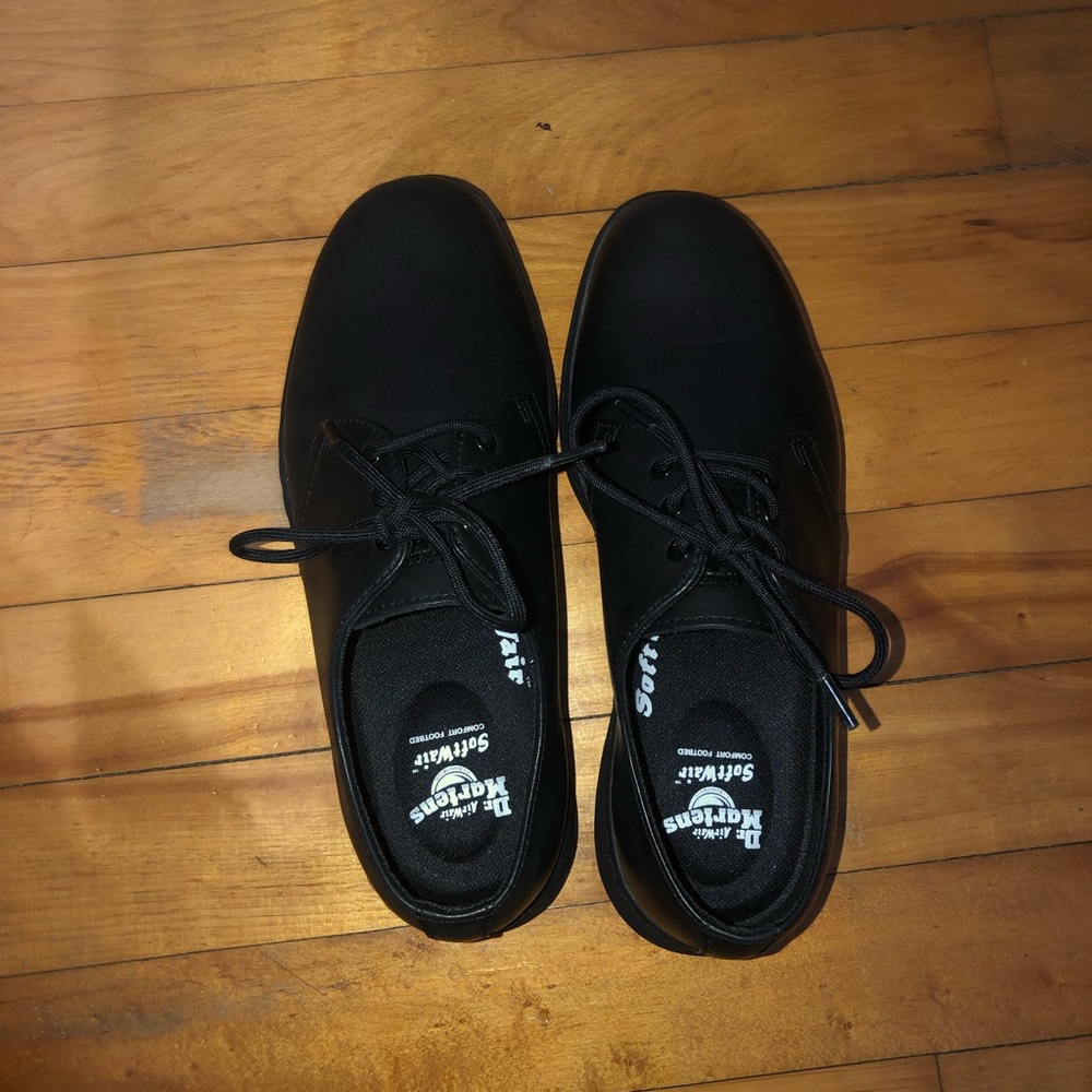 nwot dr. martens